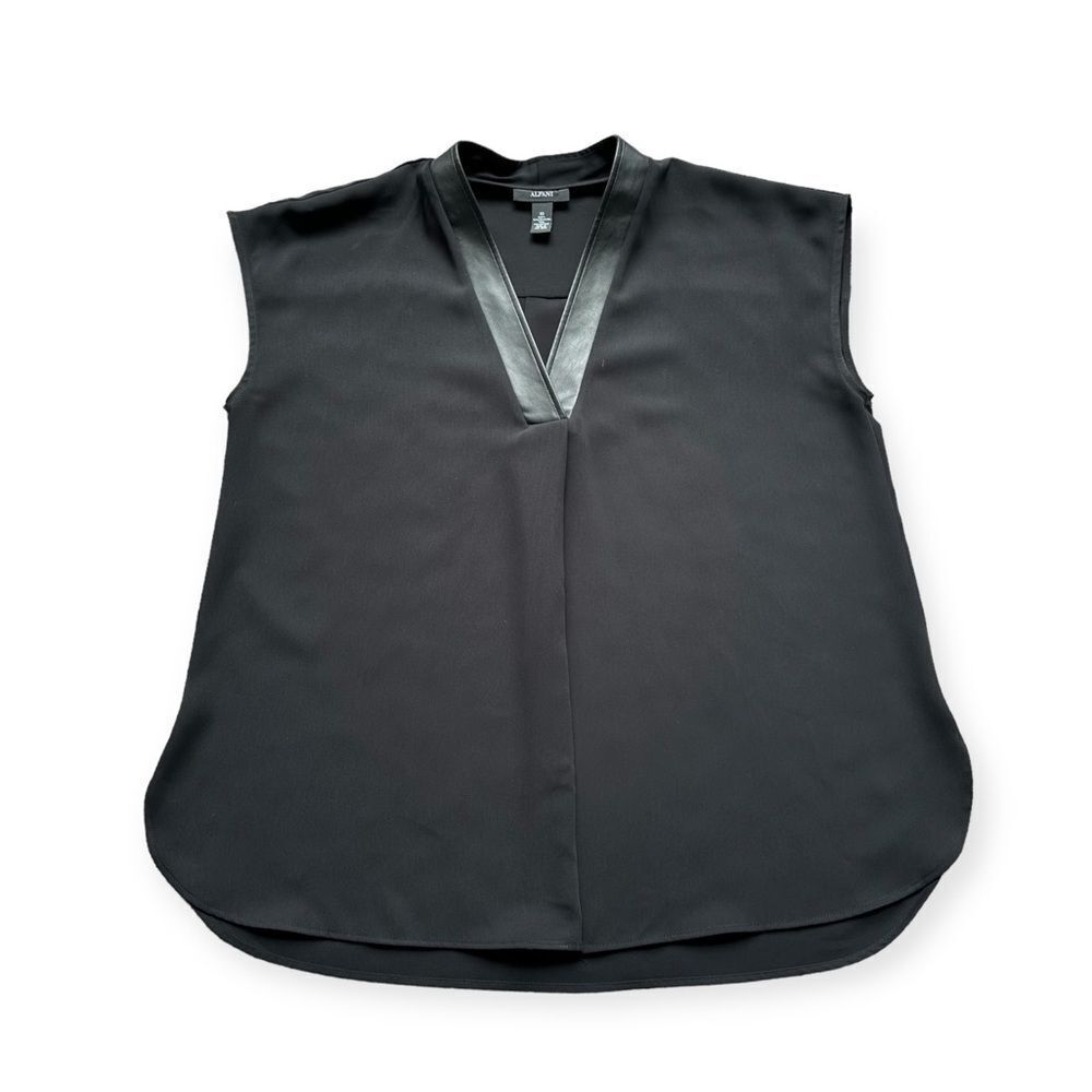🔃Alfani Black V Neck Faux Leather Sleeveless Blouse Top